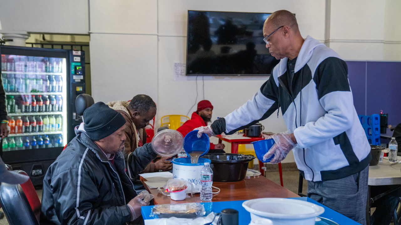 Community meal service in indoor setting Community meal service in indoor setting